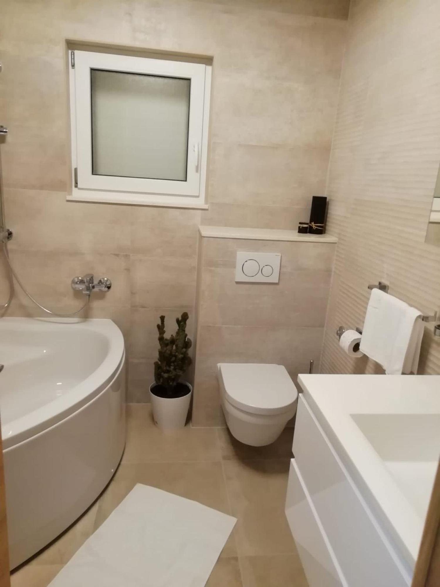 Albatros Lägenhet Kaštel Sućurac Exteriör bild